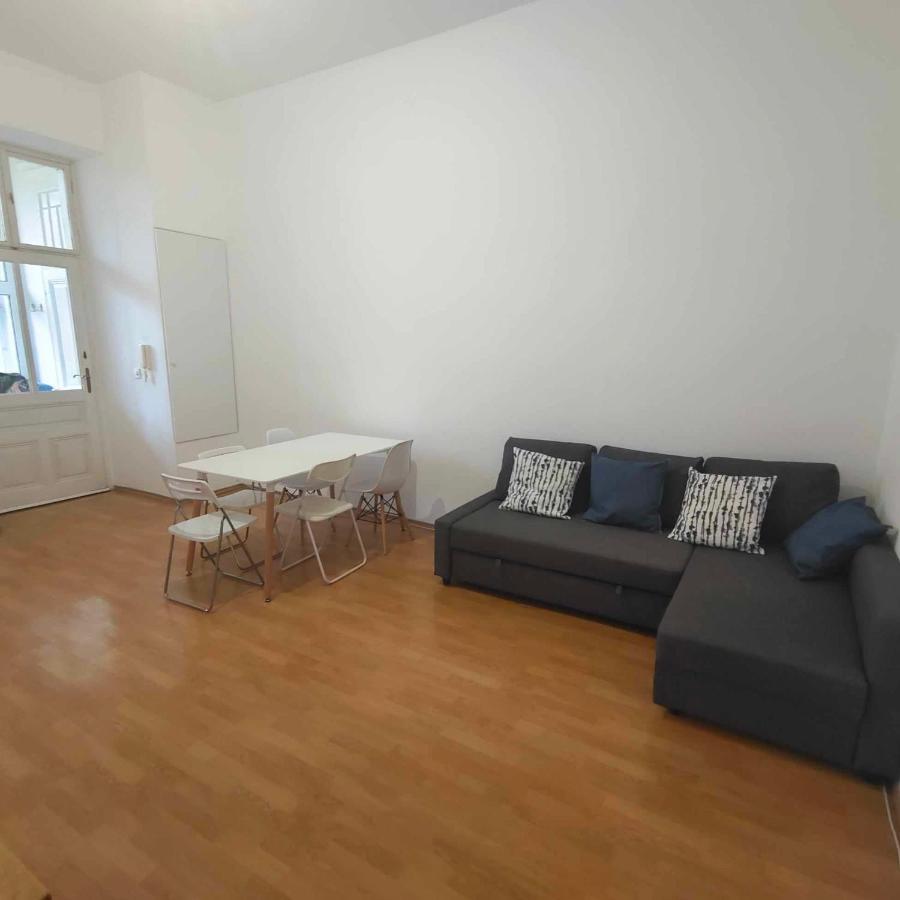 Large 4 Room Apartment In The Center Of Wien Eksteriør billede
