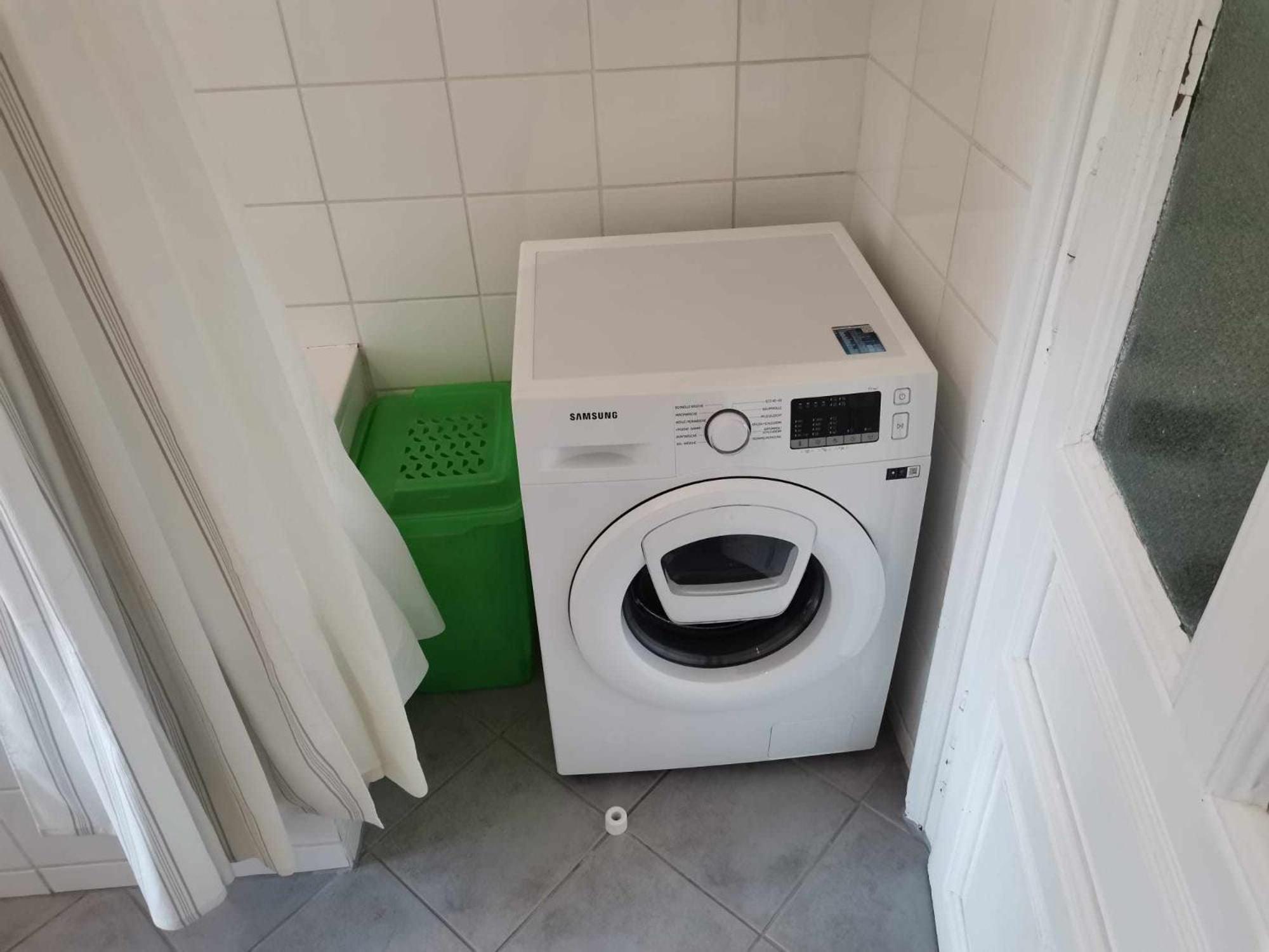 Large 4 Room Apartment In The Center Of Wien Eksteriør billede
